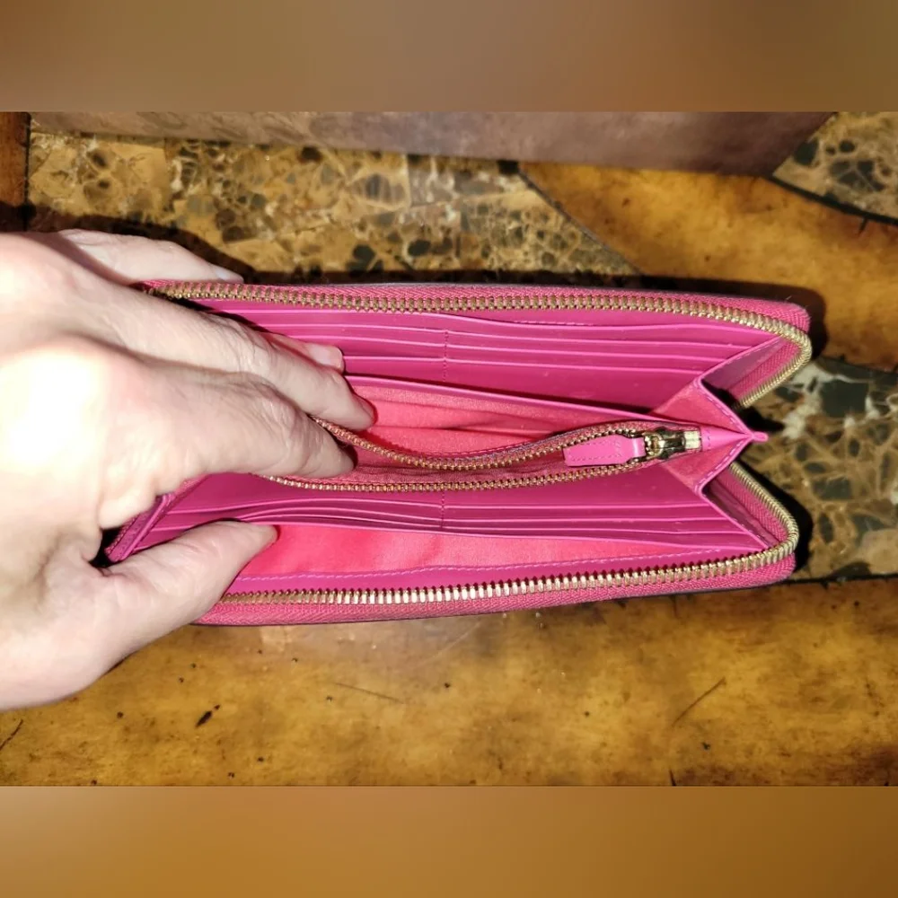 MCM long zip around wallet - Picture 7 of 8
